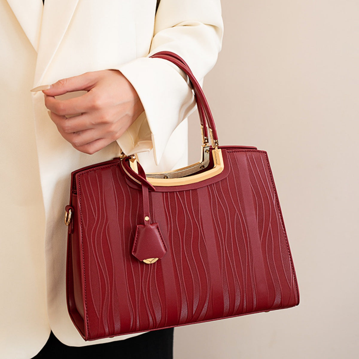 ce1b9b75-12a1-4641-8a41-5912408d49bd-Max